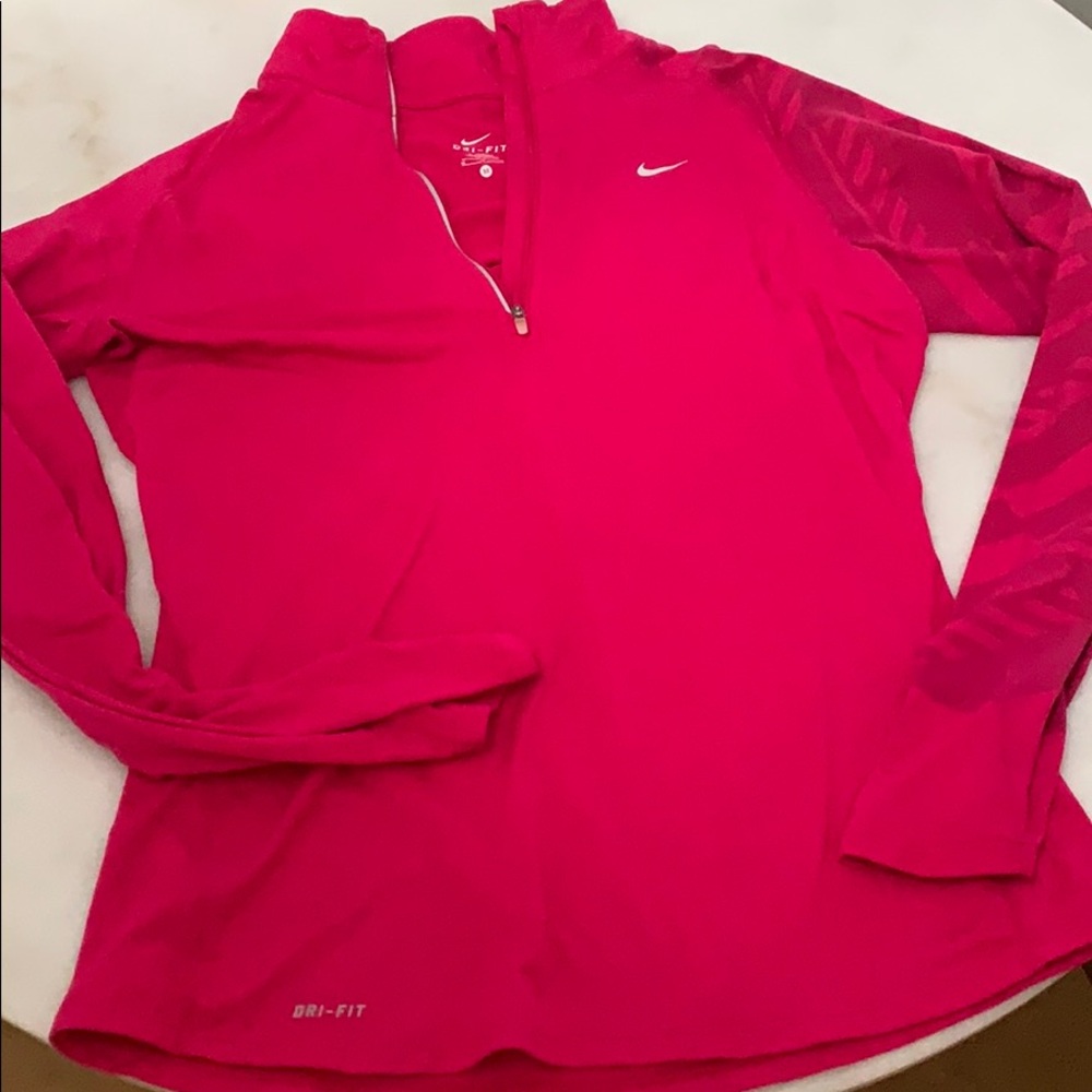 Gently worn Nike women’s pullover size m pink